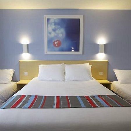 Travelodge Ipswich Stowmarket Haughley Экстерьер фото